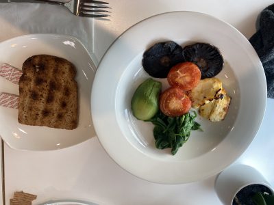 Grilled Mushroom, Tomato & Halloumi with Steamed Spinach, Avocado & Toast